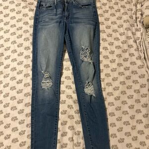 Distressed KanCan jeans 9/28